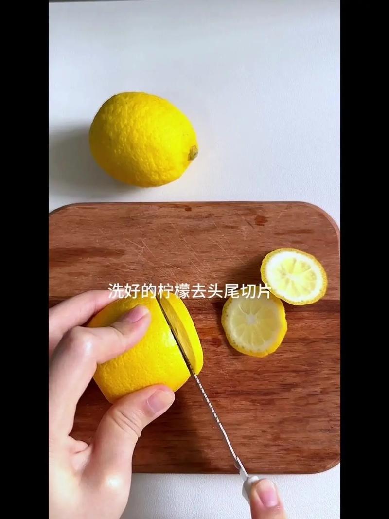 日本流行的柠檬水减肥法具体是怎样的操作步骤？