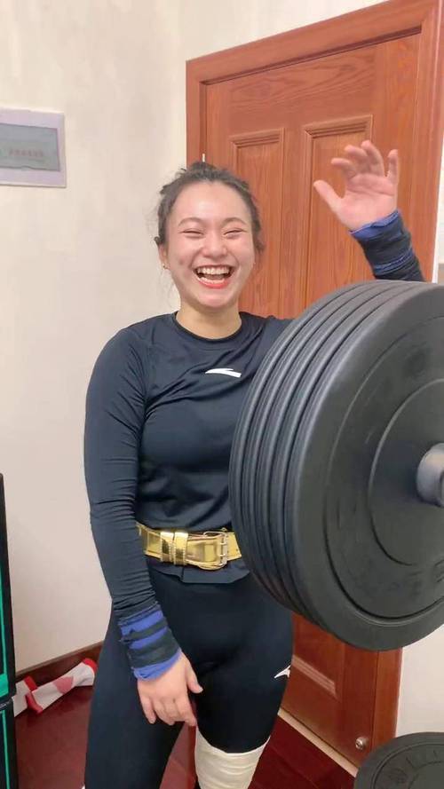 笑一小时相当于举重半小时这真的可能吗？