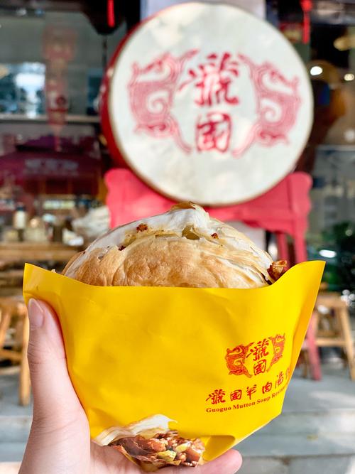鹿晗周五为何不减肥，却要吃肉夹馍和羊肉泡馍？