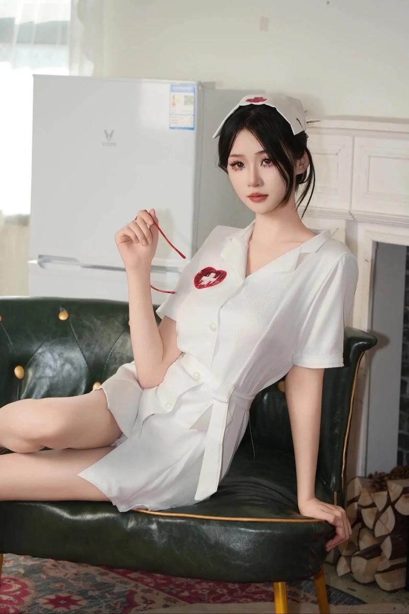 23岁台湾美女护士因身材性感火辣，是哪位迅速走红网络？