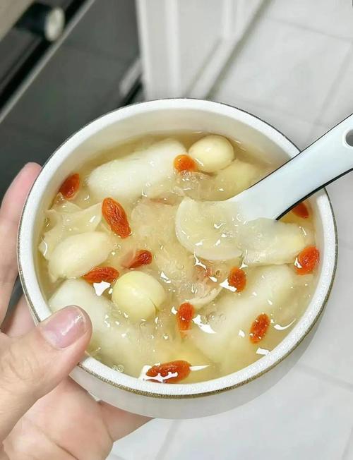 春季如何通过美味百合汤既瘦身又排毒？