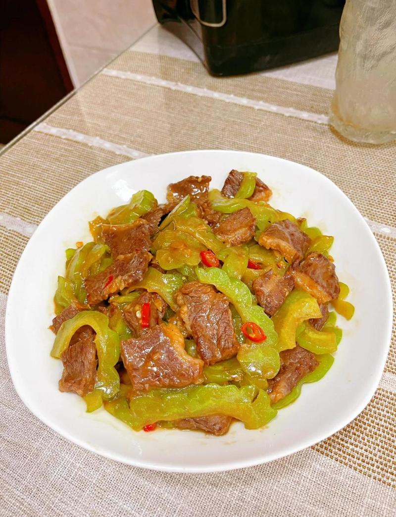 夏天减肥，苦瓜瘦身餐是不是首选呢？