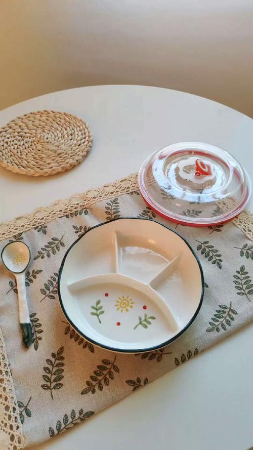 用小盘子吃饭，能不知不觉减少食量吗？