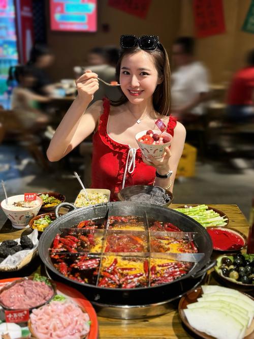 重庆美女为何爱吃火锅却保持身材纤细？
