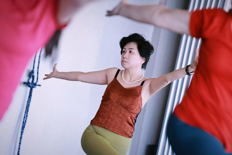 王圣芬是如何通过瑜伽塑造出好身材的？