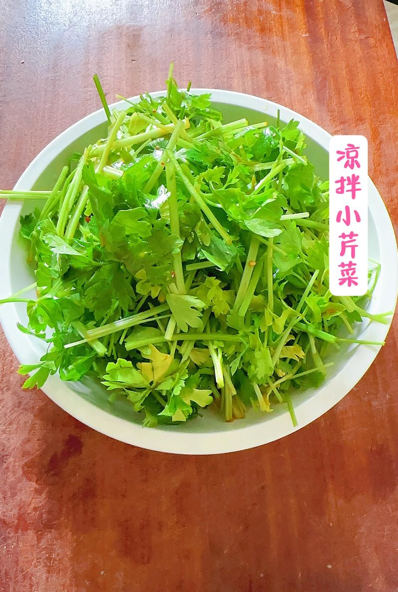 如何制作三款排毒减肥的芹菜菜肴？
