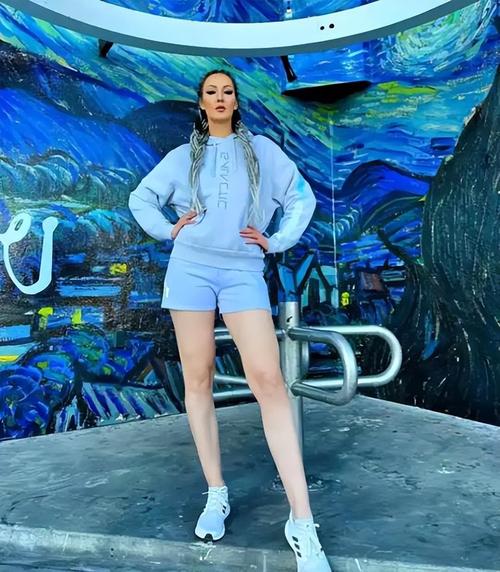 女子腿长132厘米，她嫩获得世界第一长腿小姐称号吗？