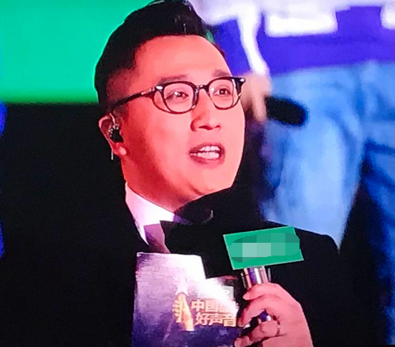 华少胖到没脖子，这身材怎么还上热搜了呢？