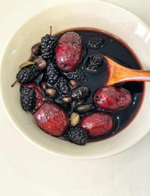 中年女性瘦身餐前应该喝什么黑豆奶来辅助减肥呢？