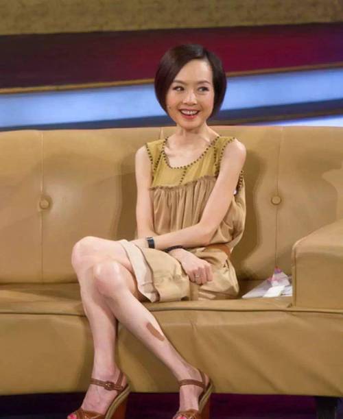 女星坚持10粒米减肥，瘦成纸片人，这是真的吗？