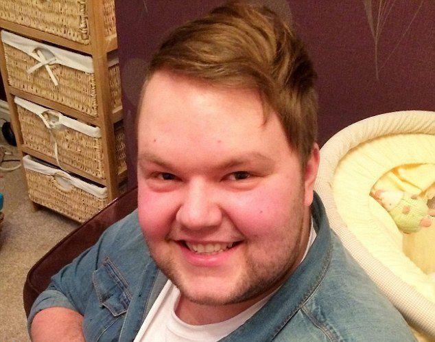 英国胖小伙一年旅行减重76公斤，他怎么Zuo到的？