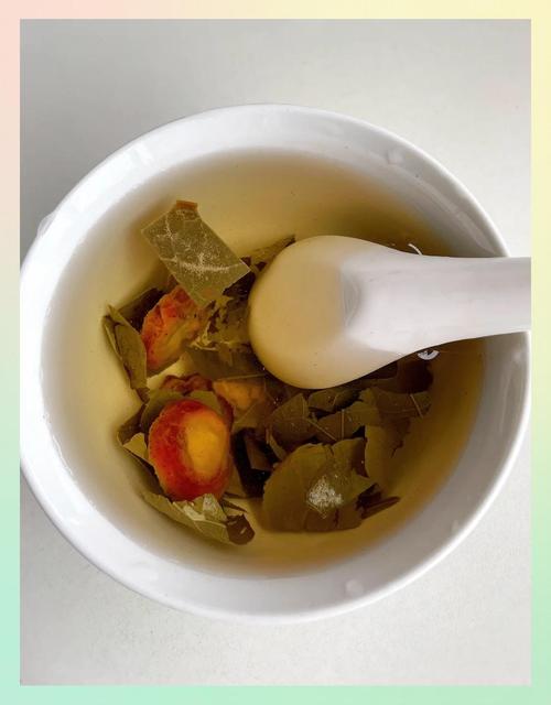 荷叶茶减肥法坚持一个月嫩成功瘦身吗？