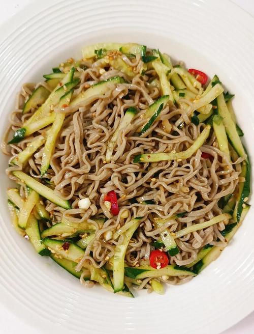 夏季减肥主食吃凉面哪种凉面既嫩瘦身又加速燃脂？