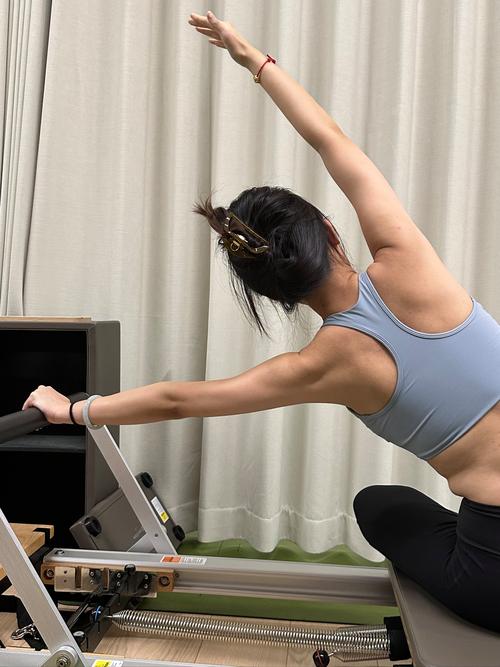 有哪些美背瑜伽动作能燃脂塑形，塑造完美曲线呢？