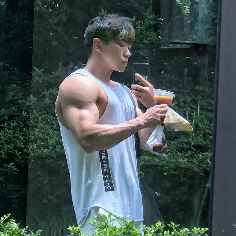 Rain保持完美身材的秘诀是什么？
