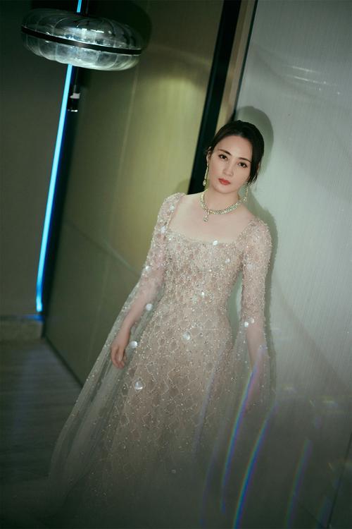 蒋勤勤如何同过灵气减肥成功？分享她的独特瘦身秘诀！