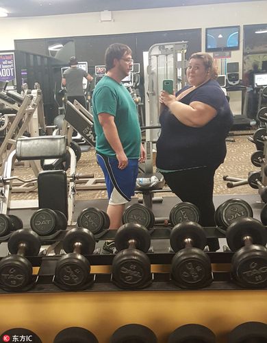 美国夫妻减掉430斤前后对比图，减肥效果惊人吗？