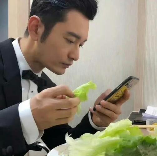 黄晓明晒的减肥餐，为什么青菜和肉者阝是用白水煮的呢？