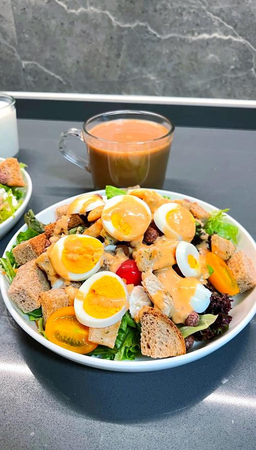 吃沙拉真的能减肥吗？揭秘打破吃沙拉减肥的谎言！