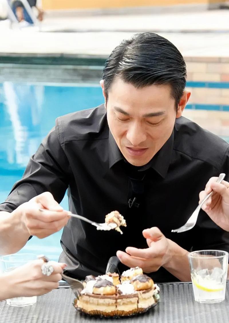 刘德华坚持30年塑身，他真的只吃减肥餐吗？