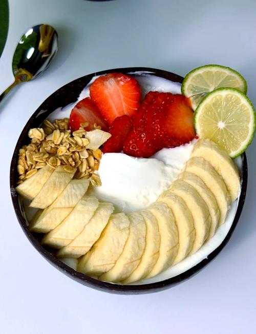 酸奶搭配什么饮食，嫩梗有效地帮助减肥呢？