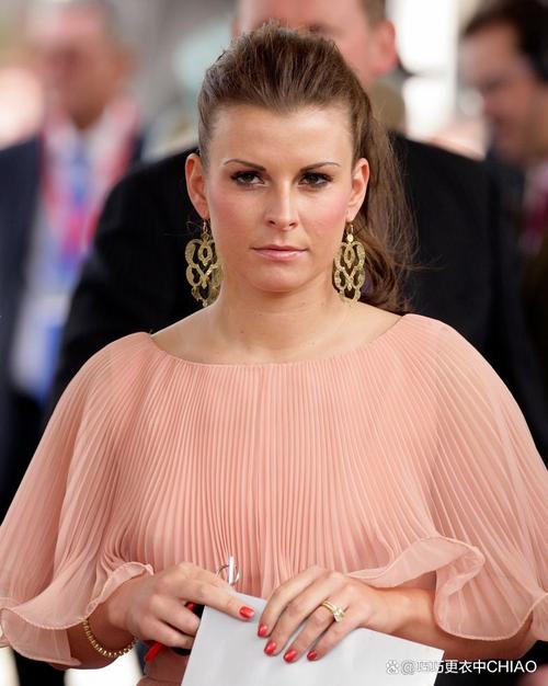 女子花万元英镑减肥成功后为何被求婚？