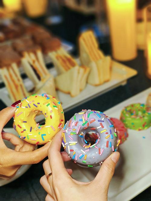 如何享受派对美食，尽情狂欢而不怕发胖呢？