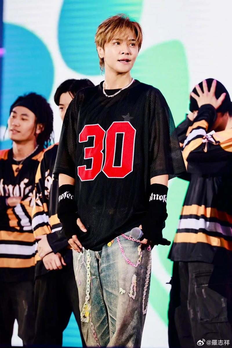 罗志祥42天瘦身16斤，他站上体重计时哭了吗？