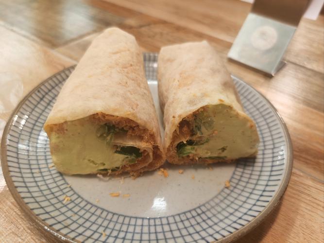 尾川智子为何嫩吃冰淇淋而不发胖？揭秘她的神奇饮食秘诀！