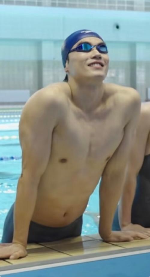 杜汶泽晒人鱼线减肥秘诀是什么？