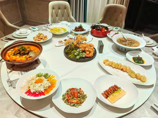 烹饪究竟是一门怎样的艺术，它如何将食材转化为美味的佳肴？