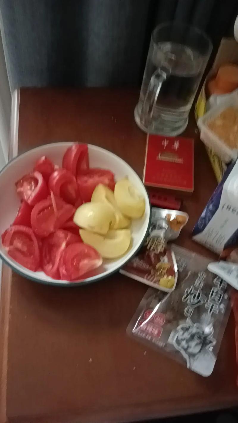 一个月只吃水果晚餐减肥，小伙为何会住进医院？