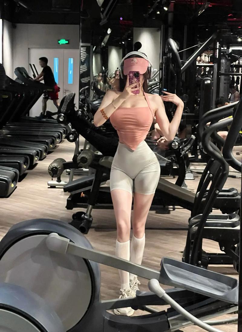 美国女子健身6个月，如何成为性感辣妈？