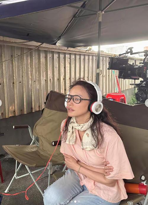 徐静蕾健身减肥被舒淇调侃，难道是吃太多导致发福了吗？