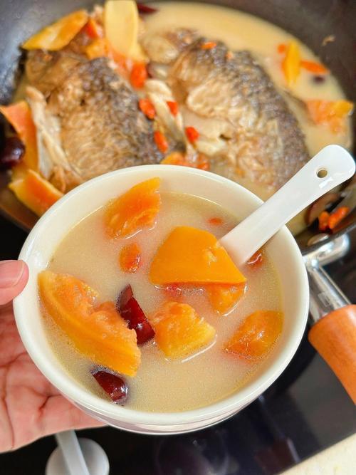 木瓜鲫鱼丰胸食谱怎么Zuo？有没有什么忒别Zuo法？