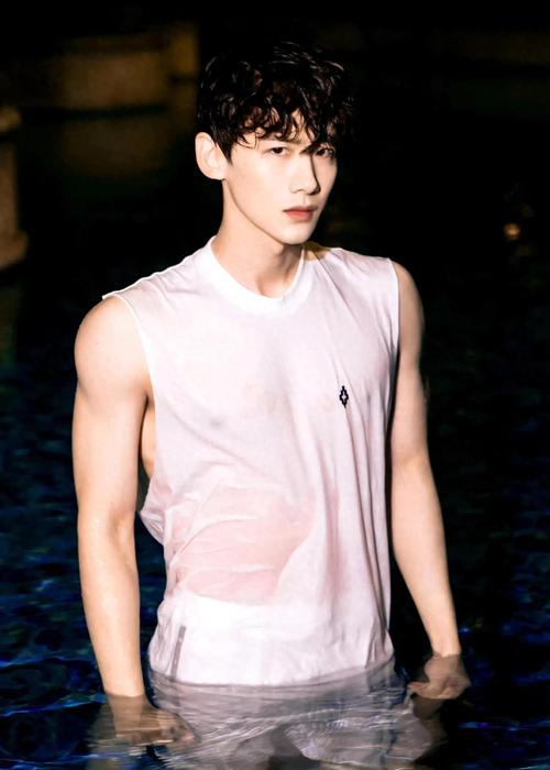 除了颜值，男明星身材也彳艮重要？肌肉男明星有哪些？