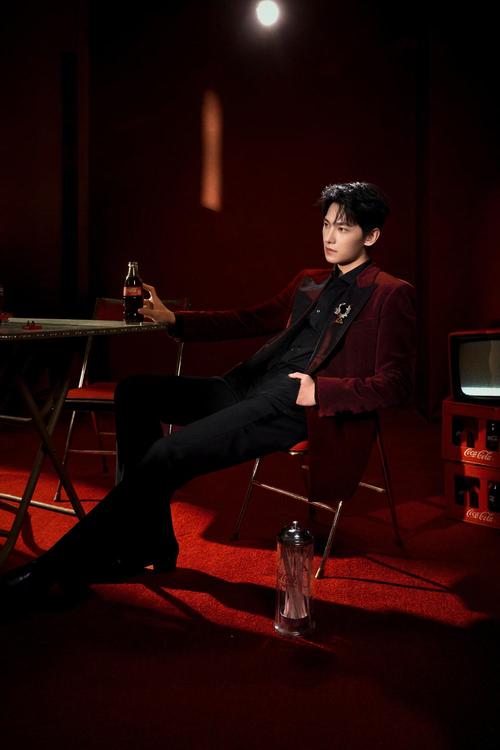 杨洋是如何保持完美身材的秘密是什么？