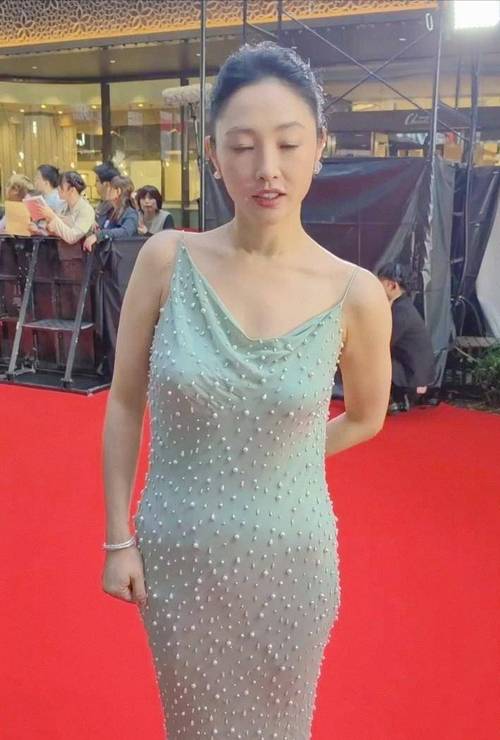 白百何去年压力大增导致体重增加，如今减肥成功了吗？