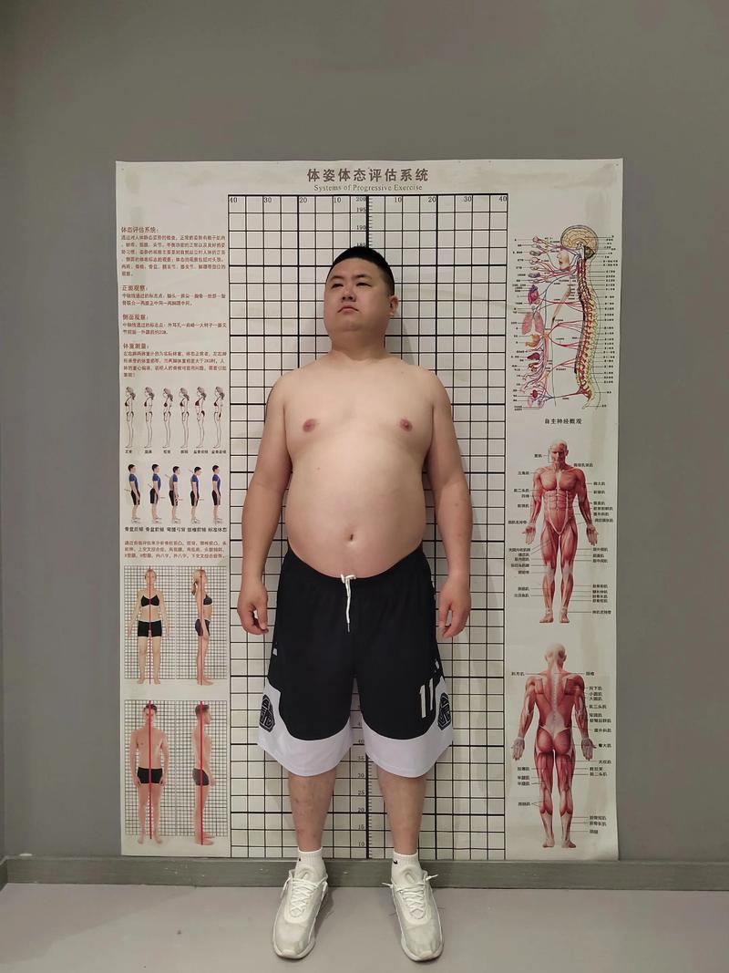 胖哥减掉236斤后如何变身型男，全马跑305公里是不是说明减肥要坚持呢？