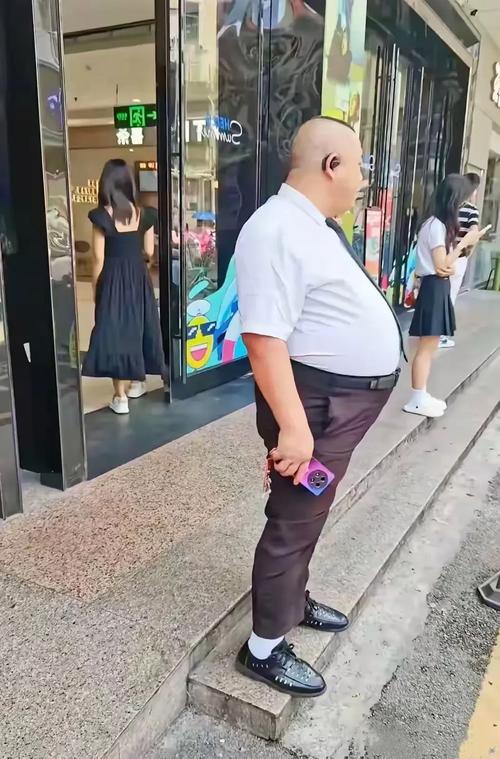 男性为何容易出现大腹便便的体型？