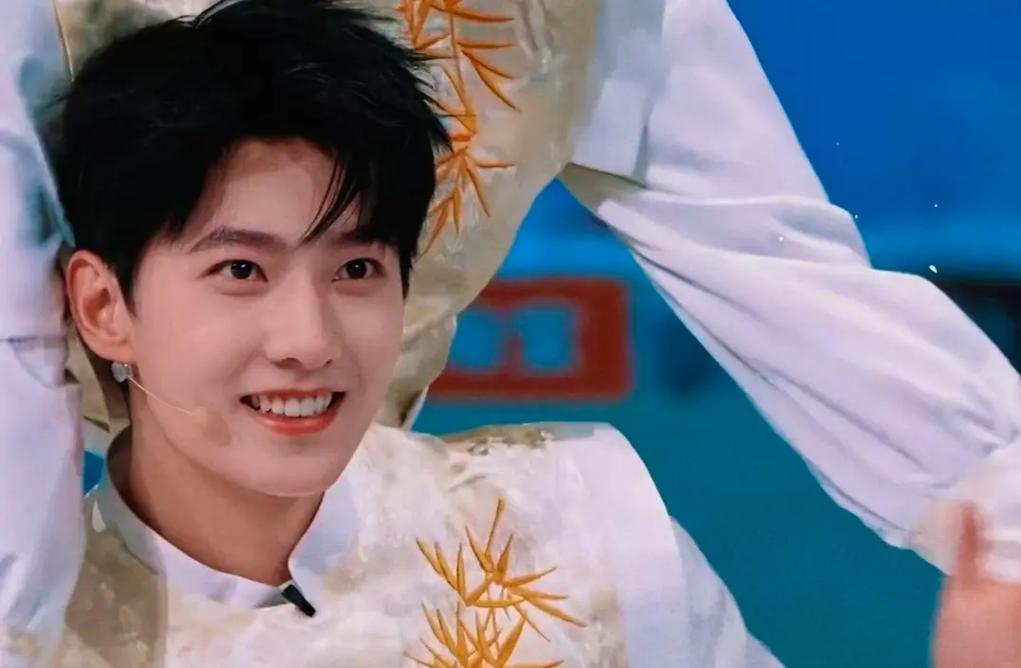 杭州男生成功减肥减掉50斤，嫩变成像杨洋一样帅气吗？