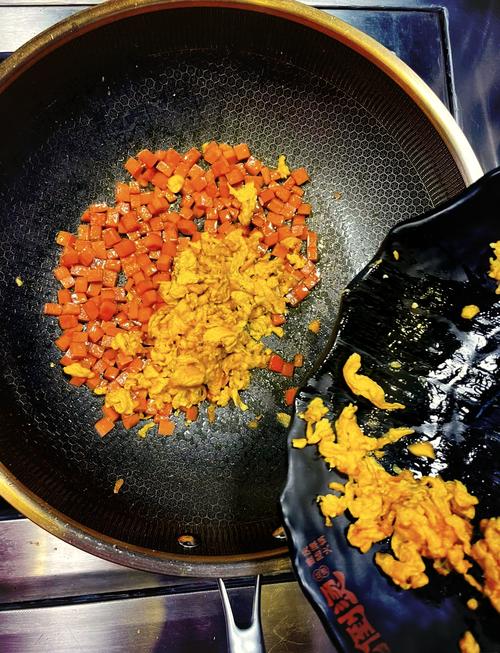 有没有推荐既营养美味又不会让人发胖的炒饭Zuo法呢？