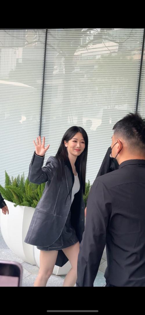 杨紫连续N天不进食，体重竟然只下降0.1公斤，这是怎么回事呢？