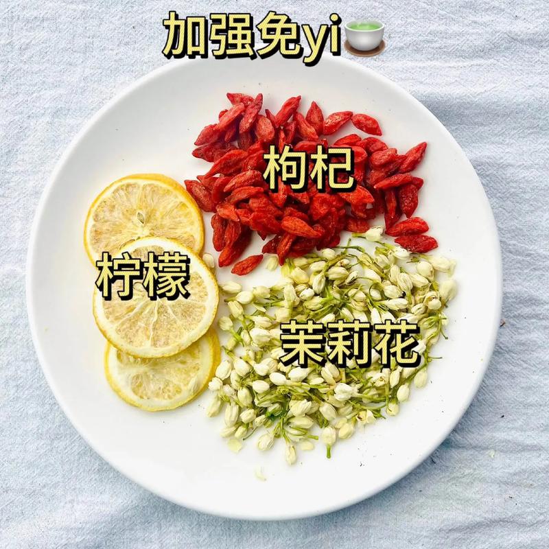 如何通过天然柠檬减肥排毒食谱达到健康瘦身效果？