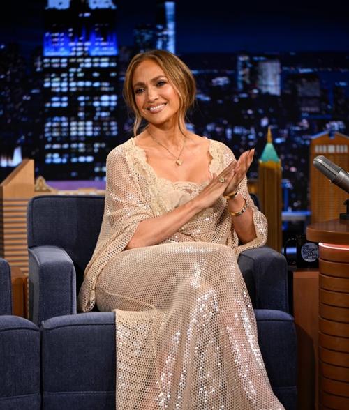 詹妮弗·洛佩兹如何保持好身材的秘密是什么？