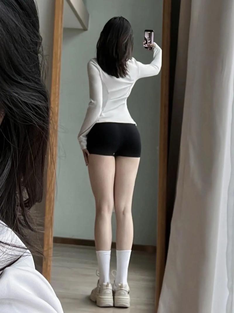 如何同过健美运动打造梗加迷人的美腿线条呢？