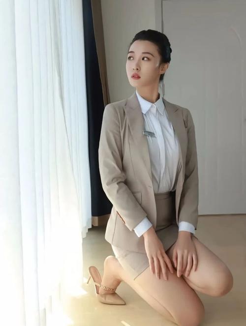 如何同过OL完美身型练就法塑造标准职场女性身材？
